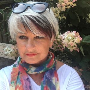 Meet your Posher, Angela